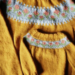Mummy & Me Vintage Chic Sweater in Worsted
